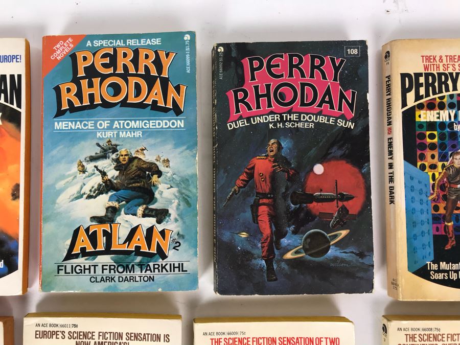 (12) Paperback Books By Perry Rhodan [Photo 3]