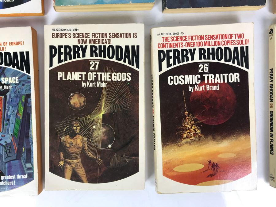 (12) Paperback Books By Perry Rhodan [Photo 6]