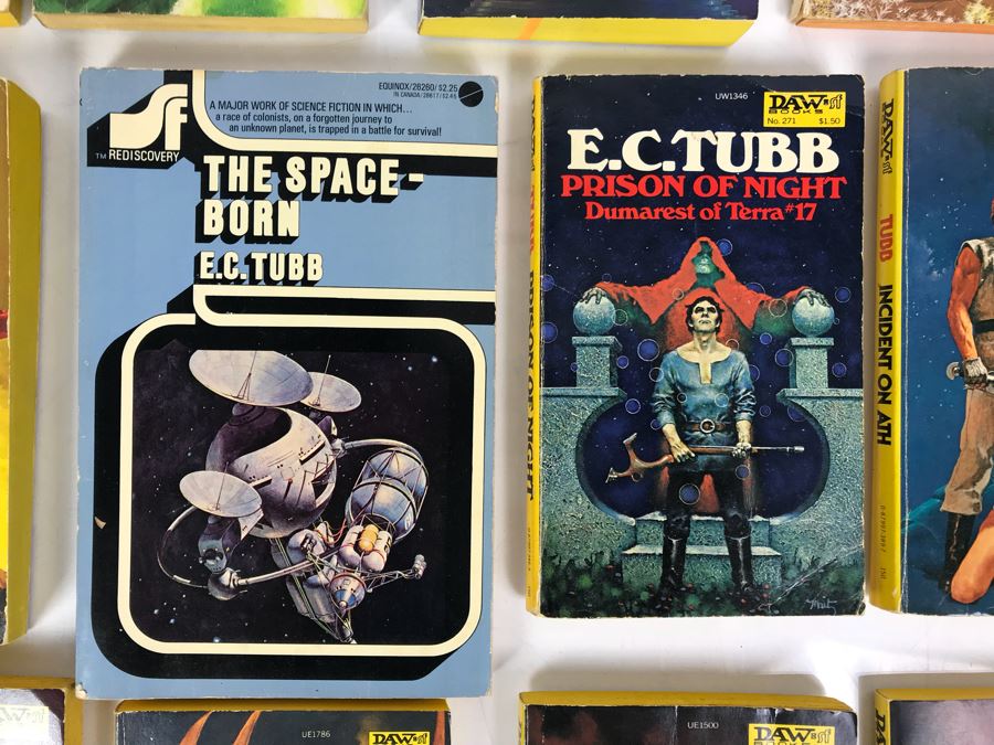 (18) Paperback Books By E. C. Tubb [Photo 6]