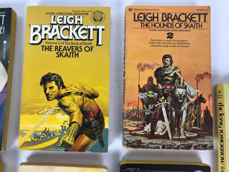 (7) Paperback Books By Leigh Brackett [Photo 6]