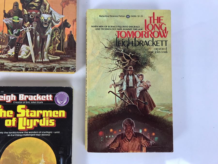 (7) Paperback Books By Leigh Brackett [Photo 5]