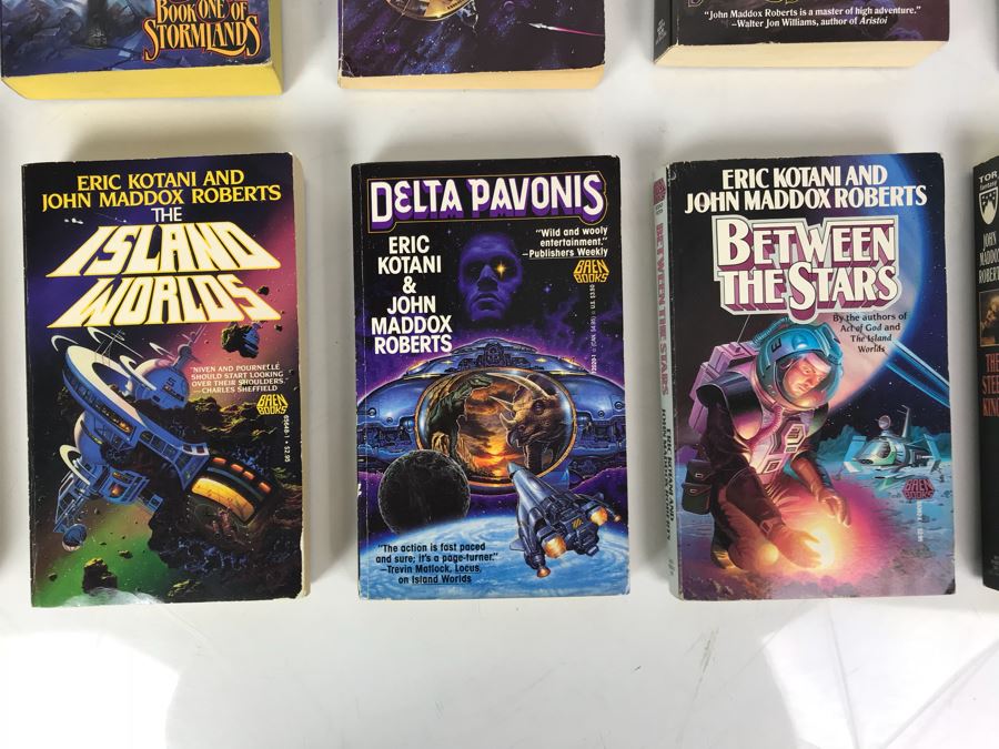 (8) Paperback Books By John Maddox Roberts - (4) Books Are Signed By John Maddox Roberts [Photo 2]