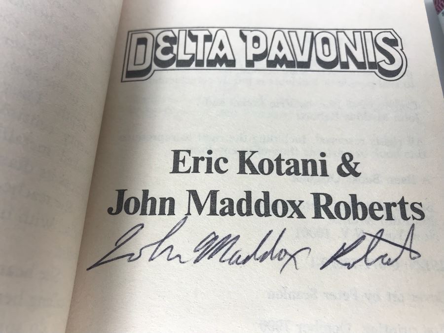 (8) Paperback Books By John Maddox Roberts - (4) Books Are Signed By John Maddox Roberts [Photo 9]