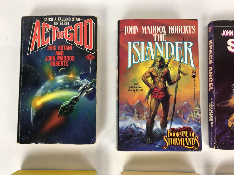 (8) Paperback Books By John Maddox Roberts - (4) Books Are Signed By John Maddox Roberts [Photo 4]