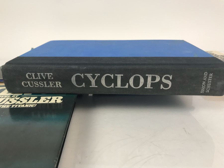 (4) Hardcover And (4) Paperback Books By Clive Cussler [Photo 5]