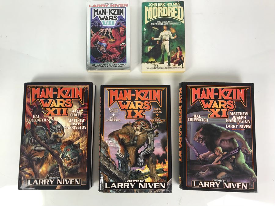 (3) First Printing Hardcover Books And (2) Paperback Books By Larry Niven [Photo 1]