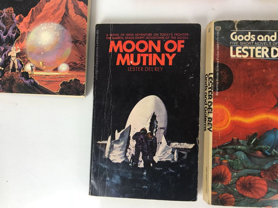 Collection Of Vintage Science Fiction Paperback Books And First Edition Hardcover Book 'Early Del Rey: Lester Del Rey' By Lester Del Rey [Photo 6]