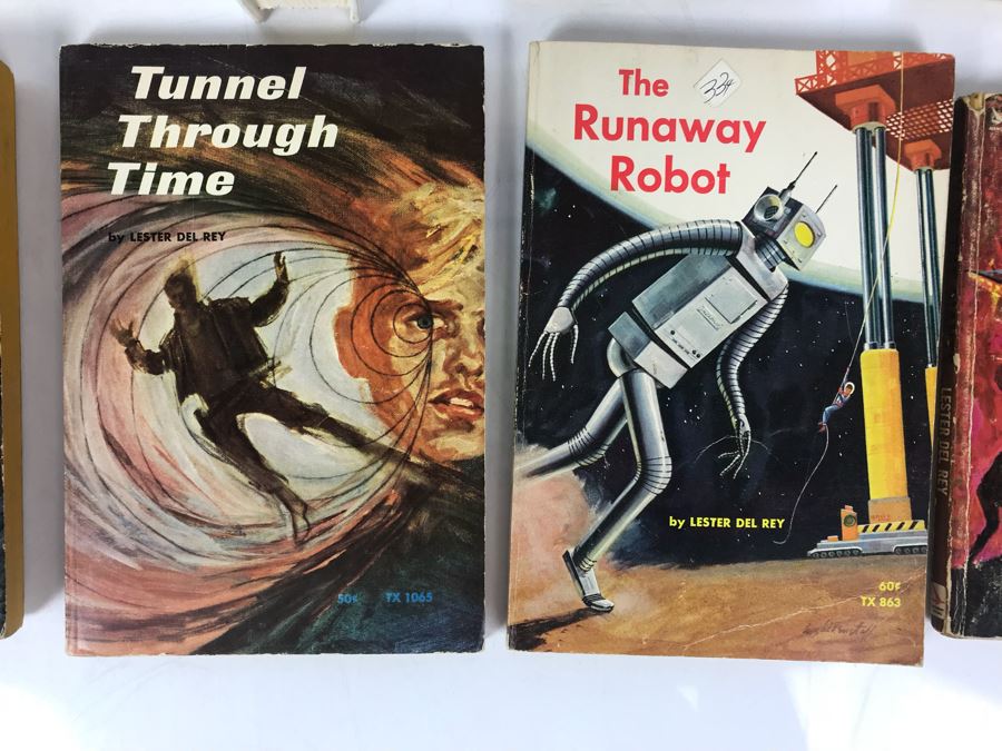 Collection Of Vintage Science Fiction Paperback Books And First Edition Hardcover Book 'Early Del Rey: Lester Del Rey' By Lester Del Rey [Photo 3]
