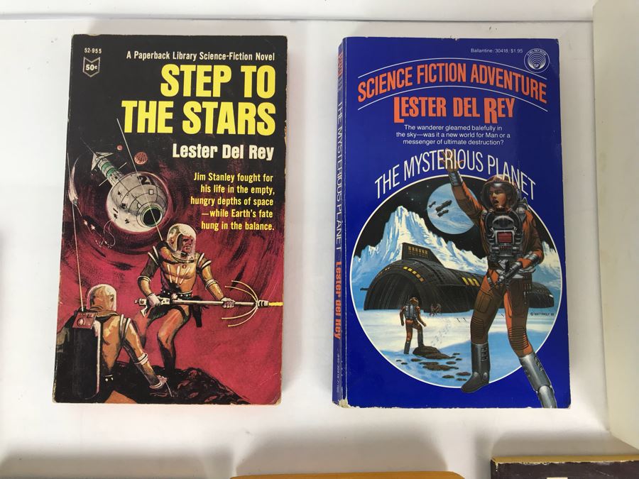 Collection Of Vintage Science Fiction Paperback Books And First Edition Hardcover Book 'Early Del Rey: Lester Del Rey' By Lester Del Rey [Photo 8]