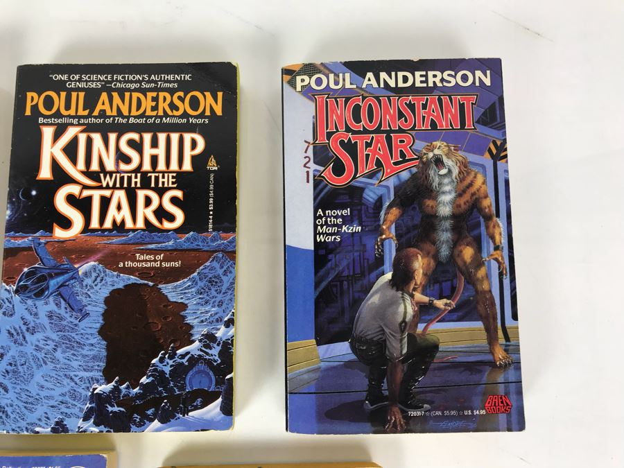 Collection Of Paperback Science Fiction Books - One Signed By Frederik Pohl [Photo 5]