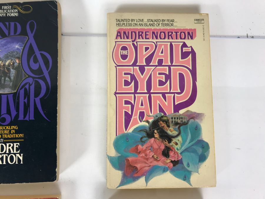 Collection Of Vintage Science Fiction Paperback Books By Andre Norton [Photo 11]
