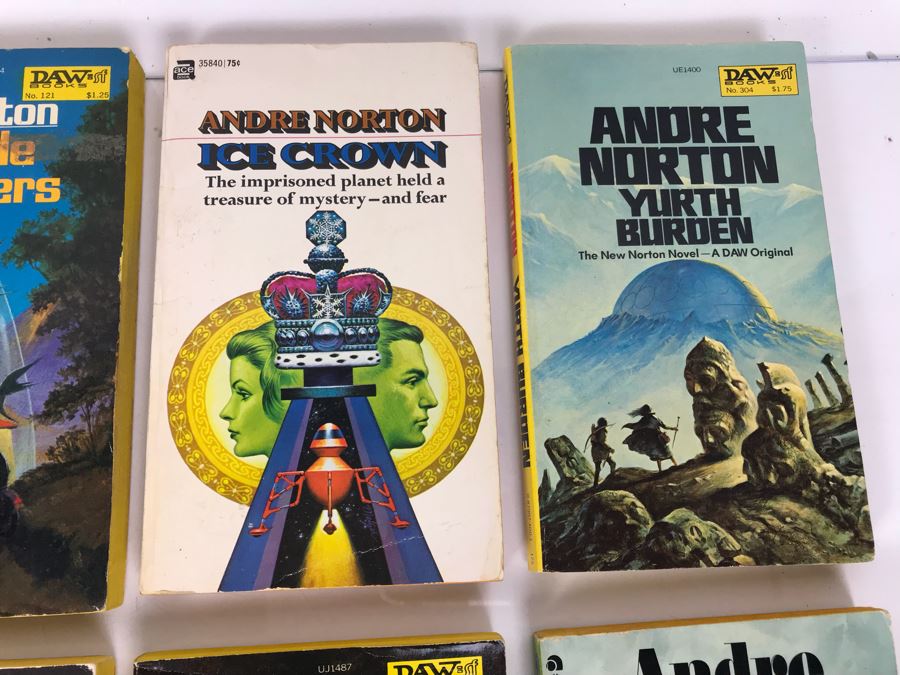 Collection Of Vintage Science Fiction Paperback Books By Andre Norton [Photo 13]