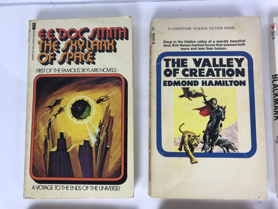 Collection Of Vintage Science Fiction Paperback Books [Photo 9]