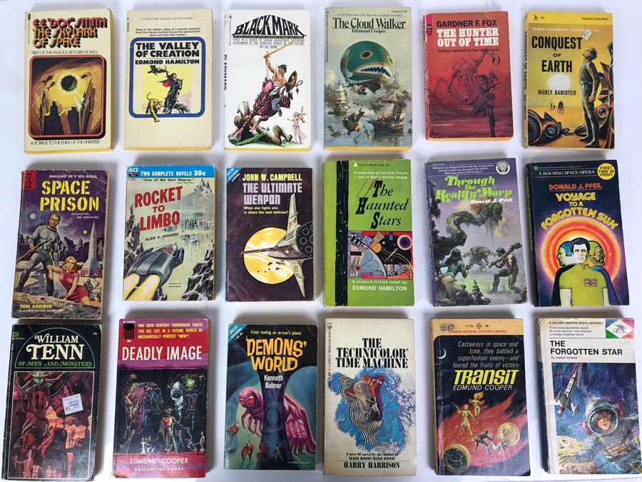 Collection Of Vintage Science Fiction Paperback Books [Photo 1]