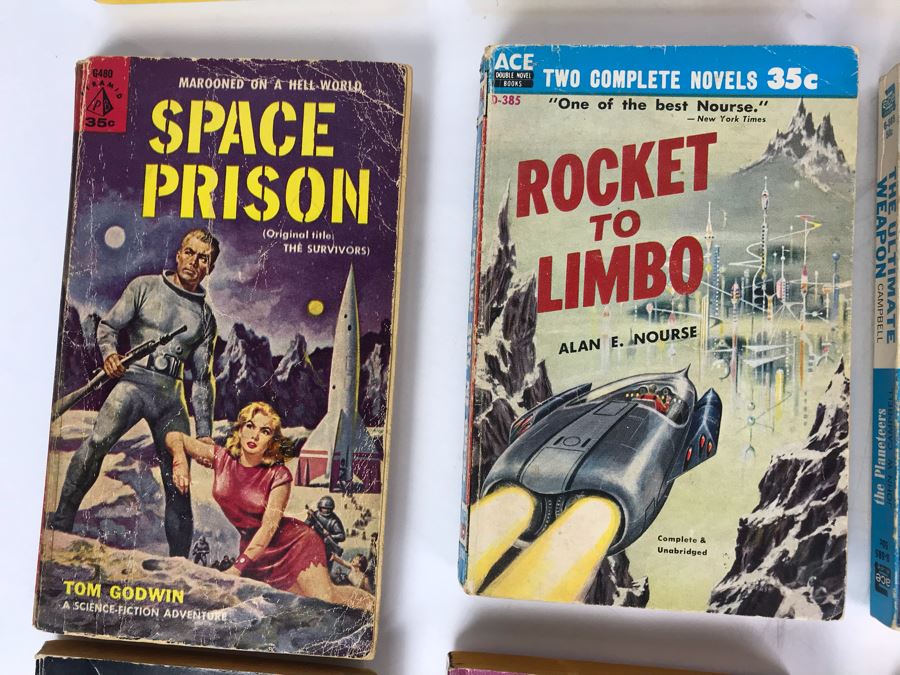 Collection Of Vintage Science Fiction Paperback Books [Photo 8]