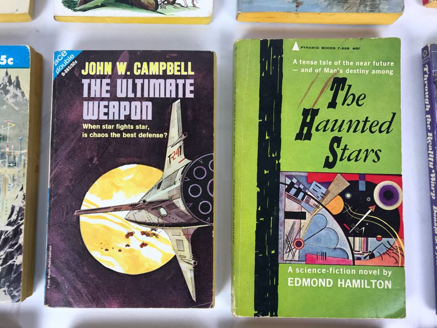 Collection Of Vintage Science Fiction Paperback Books [Photo 7]