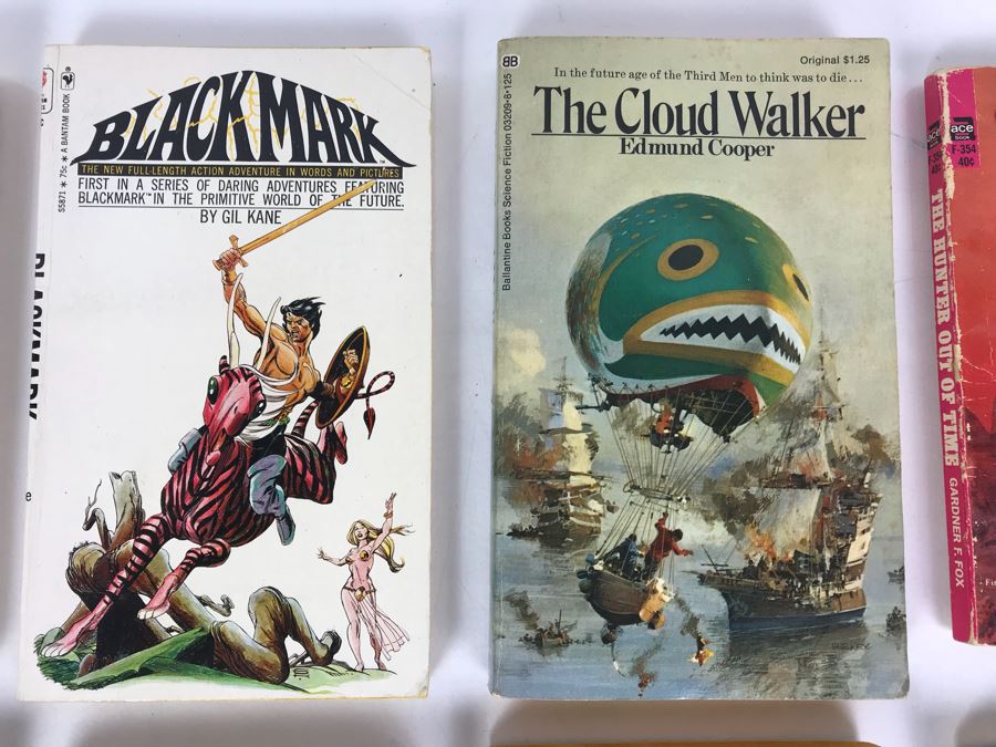 Collection Of Vintage Science Fiction Paperback Books [Photo 10]