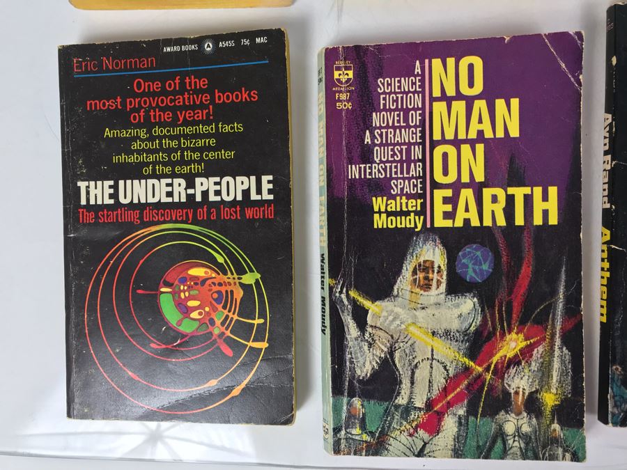 Collection Of Vintage Science Fiction Paperback Books [Photo 3]