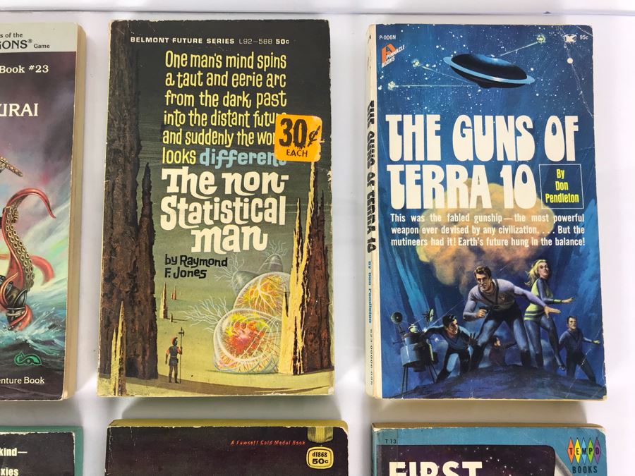 Collection Of Vintage Science Fiction Paperback Books [Photo 9]