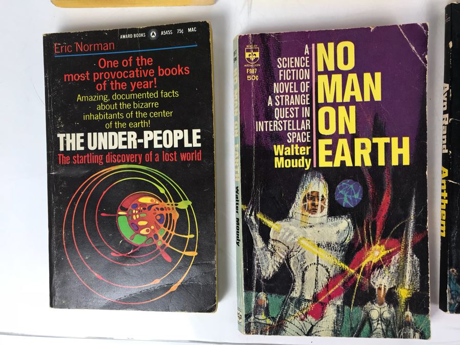 Collection Of Vintage Science Fiction Paperback Books [Photo 2]