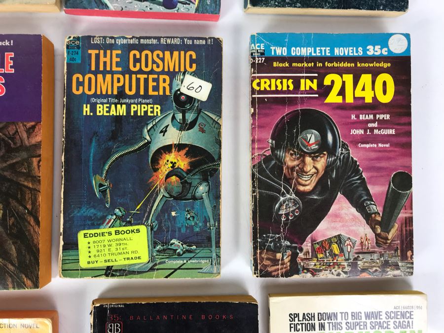 Collection Of Vintage Science Fiction Paperback Books [Photo 5]