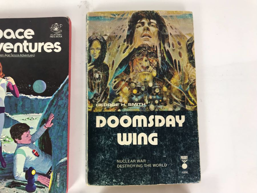 Collection Of Vintage Science Fiction Paperback Books [Photo 10]