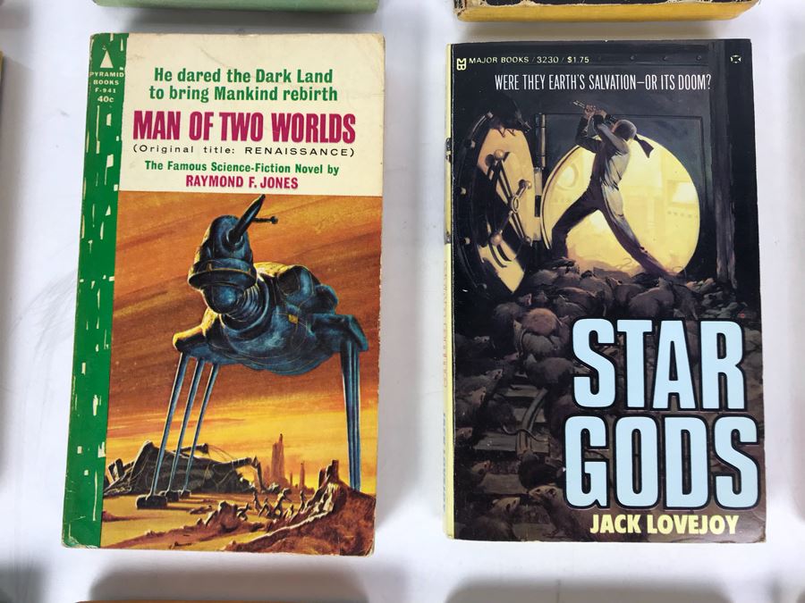 Collection Of Vintage Science Fiction Paperback Books [Photo 6]