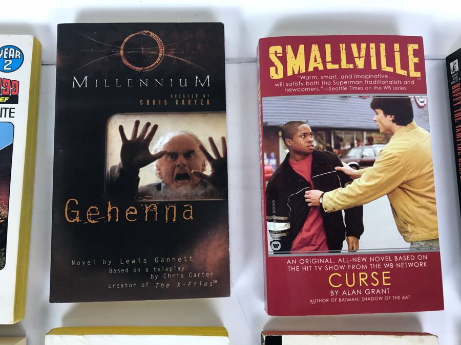 Collection Of Movie / TV Related Paperback Books [Photo 9]