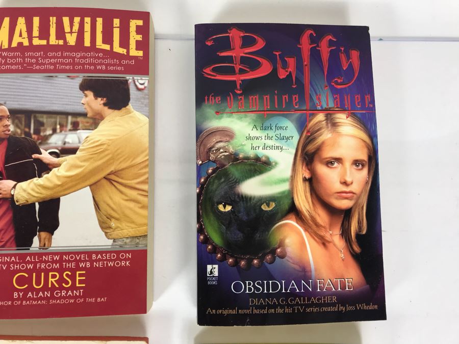 Collection Of Movie / TV Related Paperback Books [Photo 10]