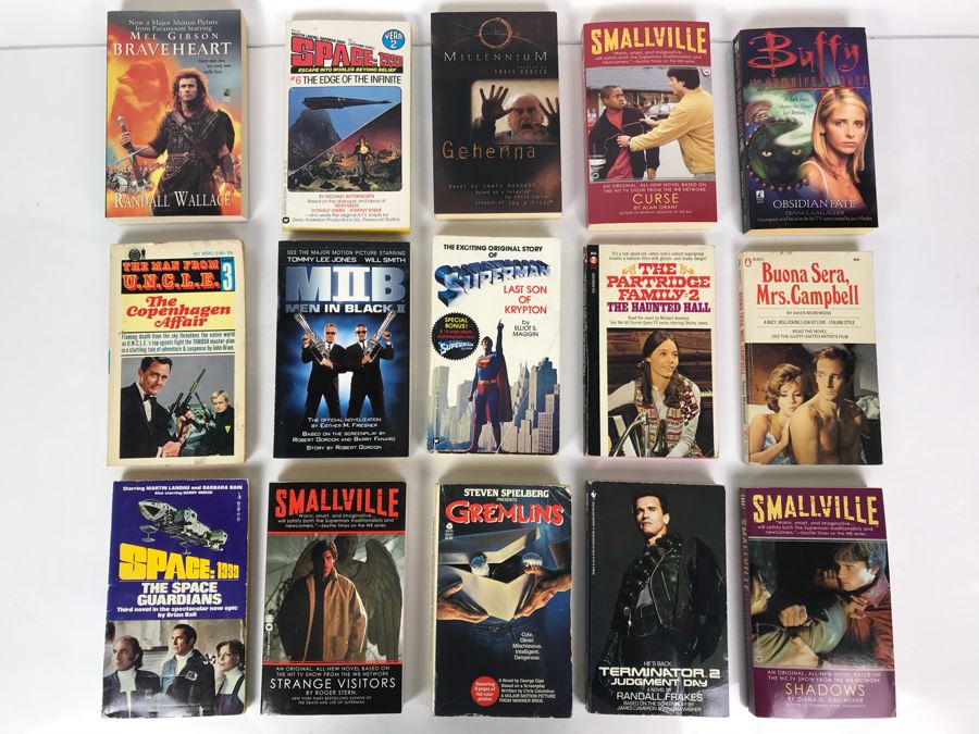 Collection Of Movie / TV Related Paperback Books [Photo 1]
