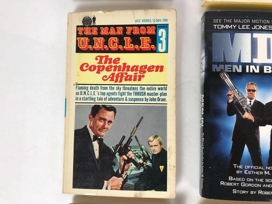 Collection Of Movie / TV Related Paperback Books [Photo 7]