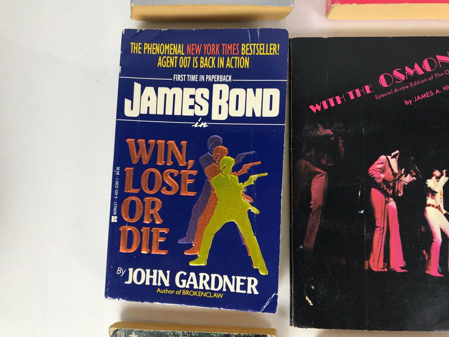 Collection Of Movie / TV Related Paperback Books [Photo 8]