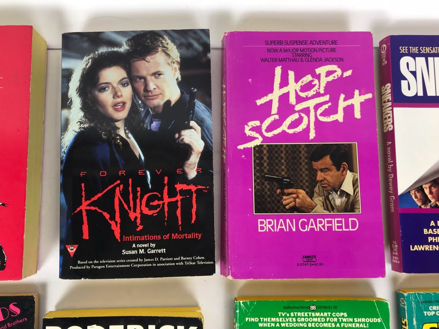 Collection Of Movie / TV Related Paperback Books [Photo 10]