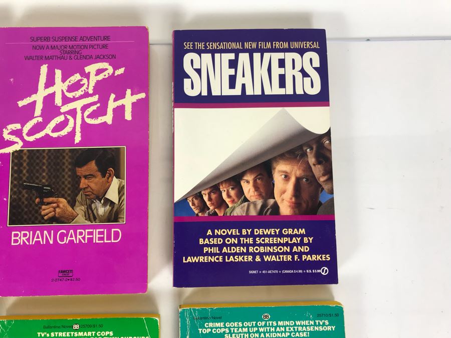 Collection Of Movie / TV Related Paperback Books [Photo 12]