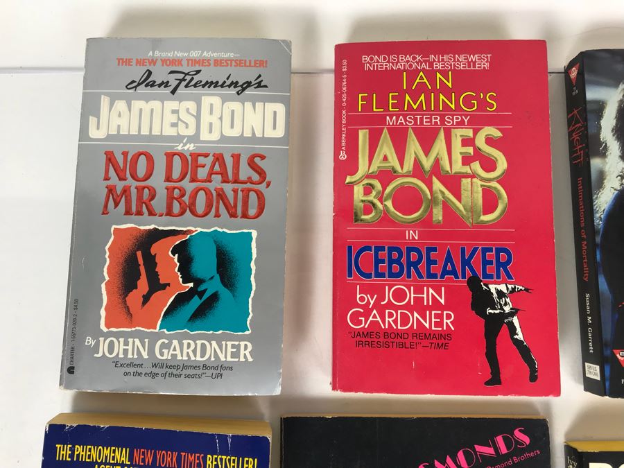 Collection Of Movie / TV Related Paperback Books [Photo 9]