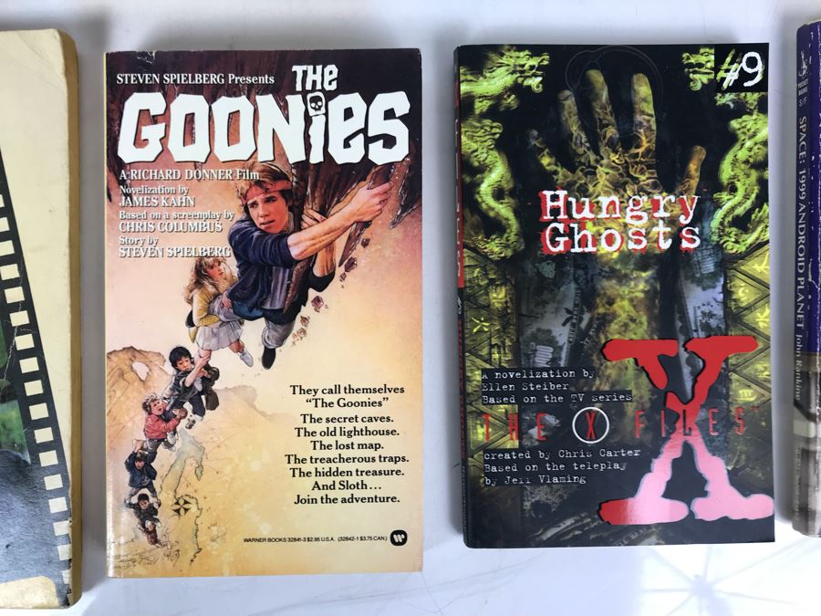 Collection Of Movie / TV Related Paperback Books [Photo 3]