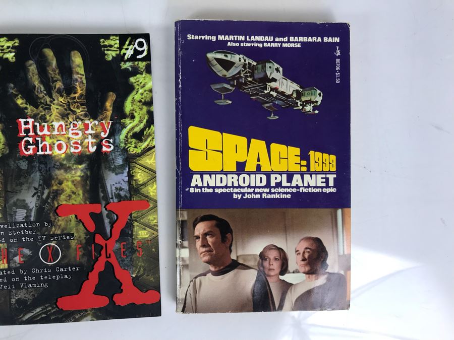 Collection Of Movie / TV Related Paperback Books [Photo 4]