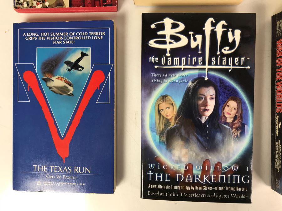 Collection Of Movie / TV Related Paperback Books [Photo 2]