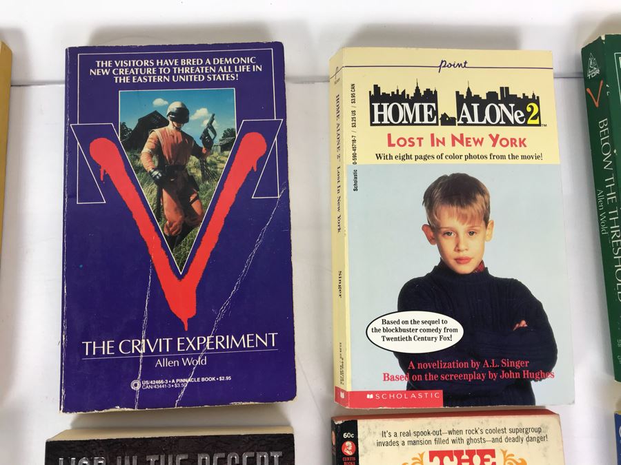 Collection Of Movie / TV Related Paperback Books [Photo 10]