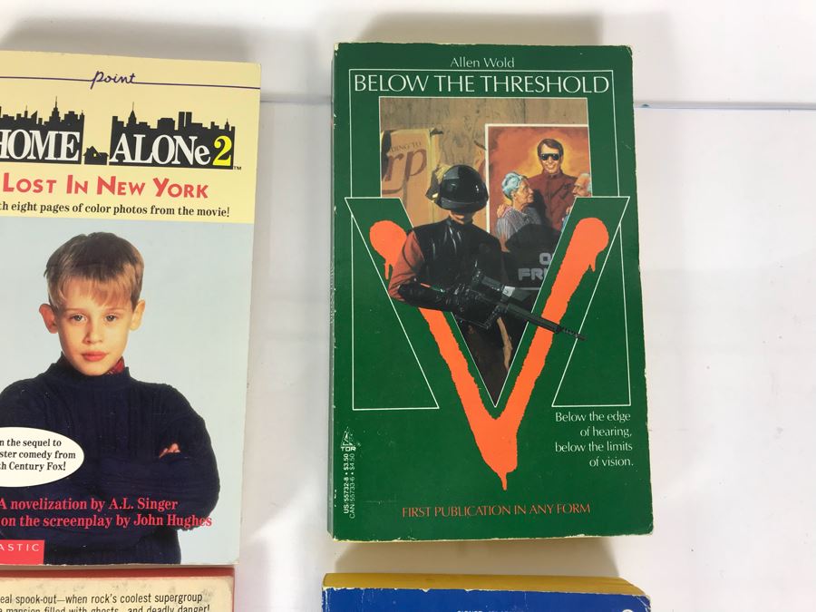 Collection Of Movie / TV Related Paperback Books [Photo 11]