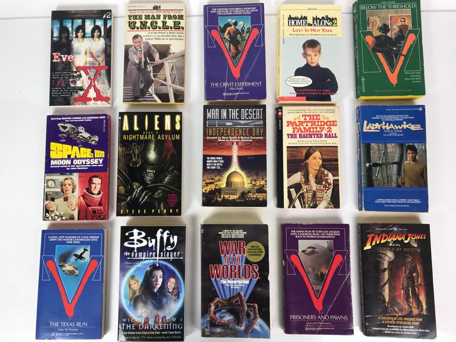 Collection Of Movie / TV Related Paperback Books [Photo 1]