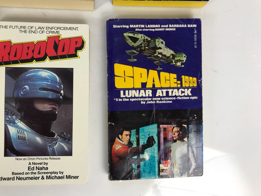 Collection Of Movie / TV Related Paperback Books [Photo 6]