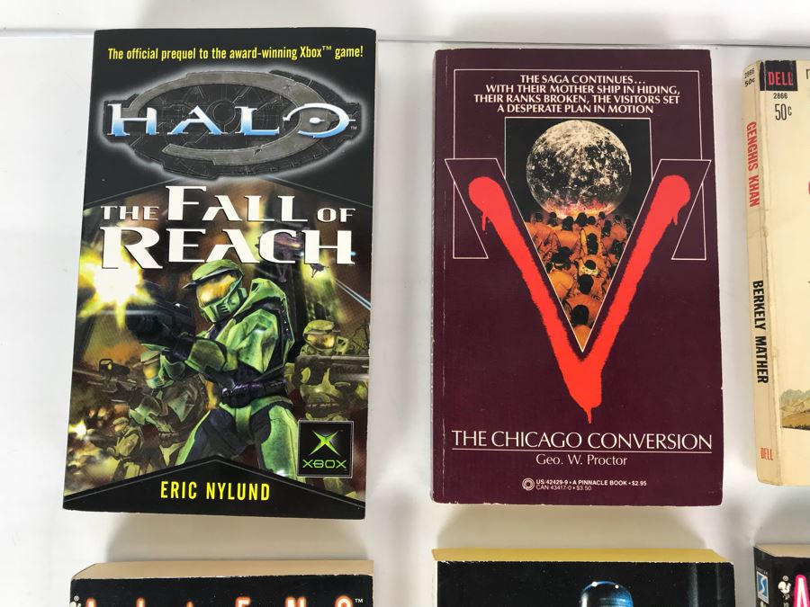 Collection Of Movie / TV Related Paperback Books [Photo 10]