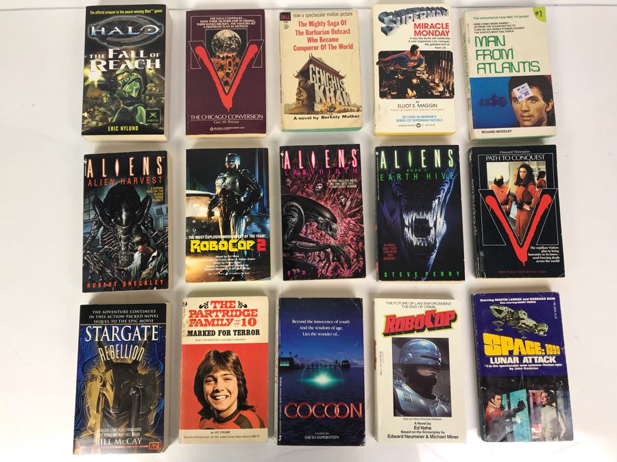 Collection Of Movie / TV Related Paperback Books [Photo 1]