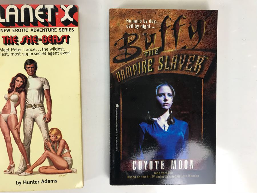 Collection Of Movie / TV Related Paperback Books [Photo 4]