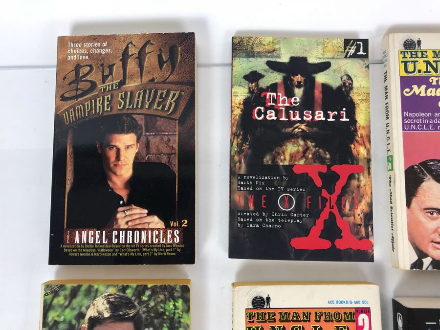Collection Of Movie / TV Related Paperback Books [Photo 8]