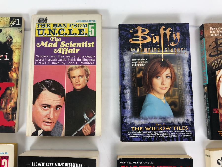Collection Of Movie / TV Related Paperback Books [Photo 10]
