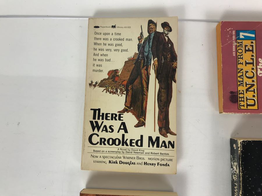 Collection Of Movie / TV Related Paperback Books [Photo 8]