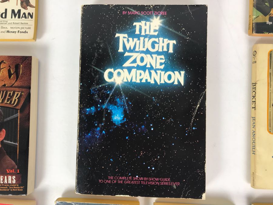 Collection Of Movie / TV Related Paperback Books [Photo 6]