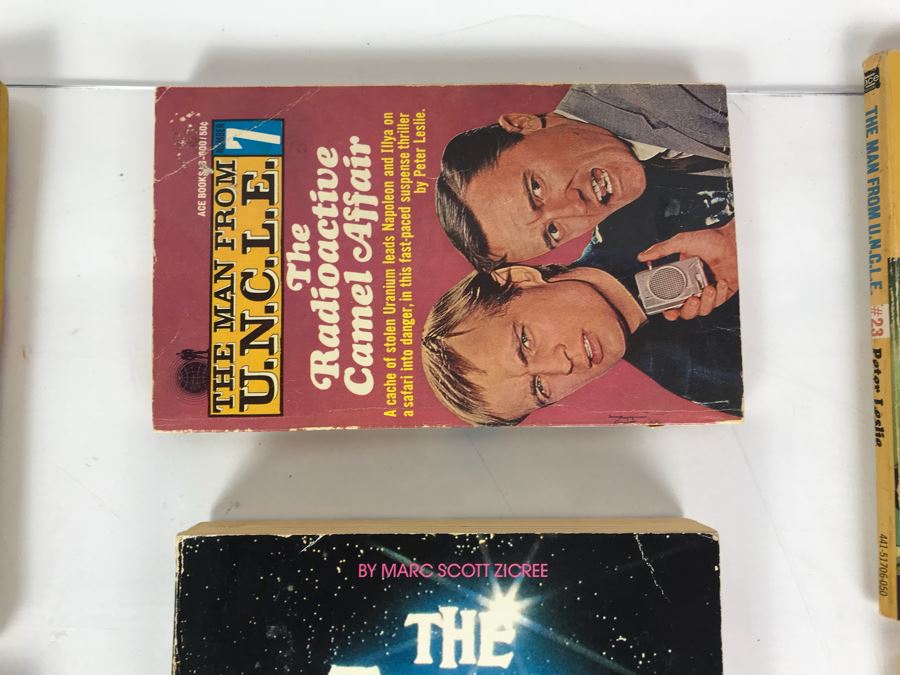 Collection Of Movie / TV Related Paperback Books [Photo 9]